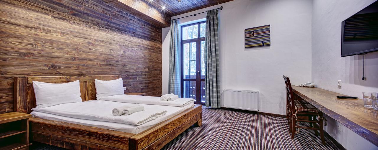 Shpatser Hotel Brjukhovytsji Eksteriør bilde